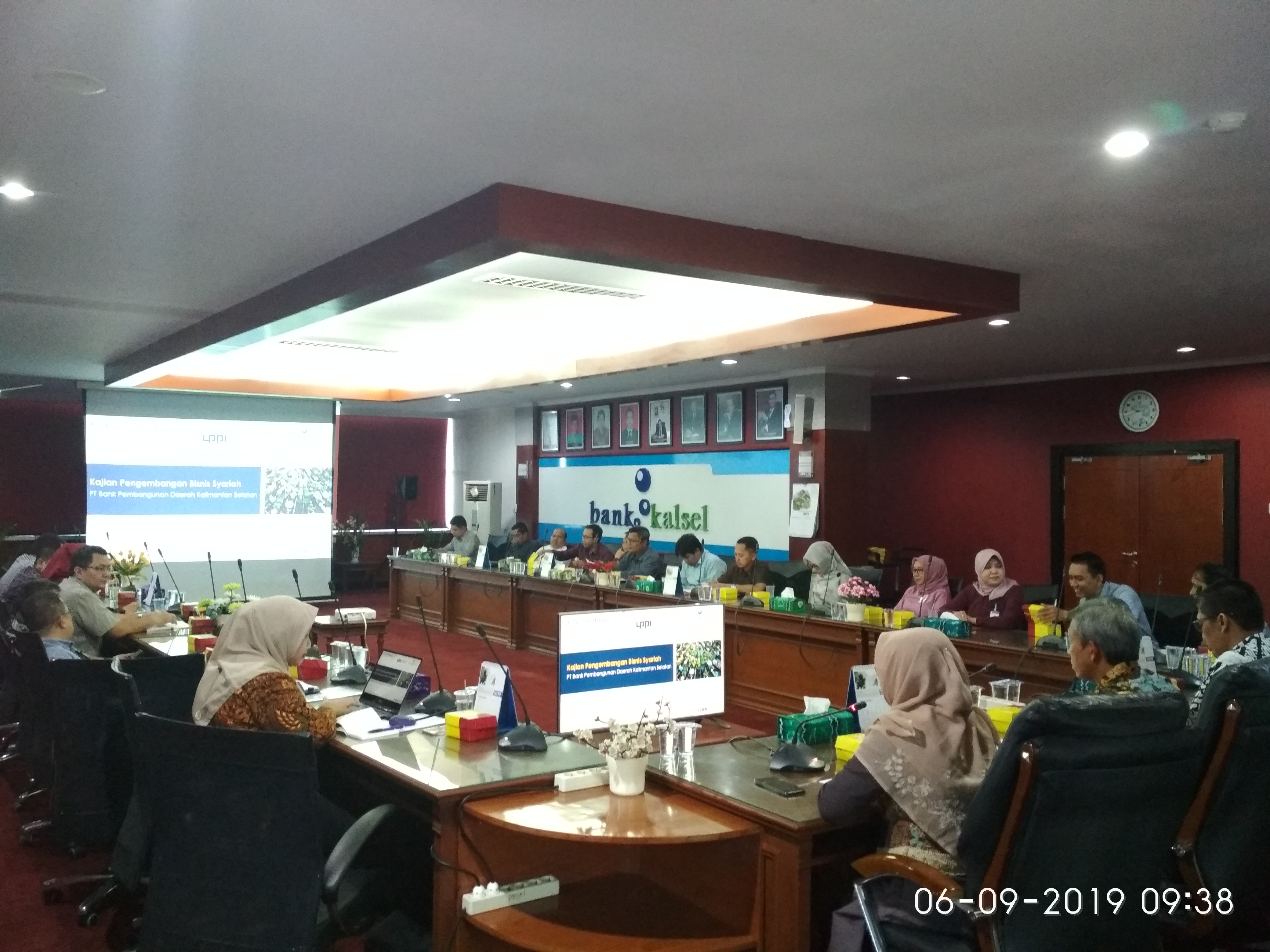 Konsultansi Kajian Pengembangan Bisnis Syariah Bank Kalimantan Selatan