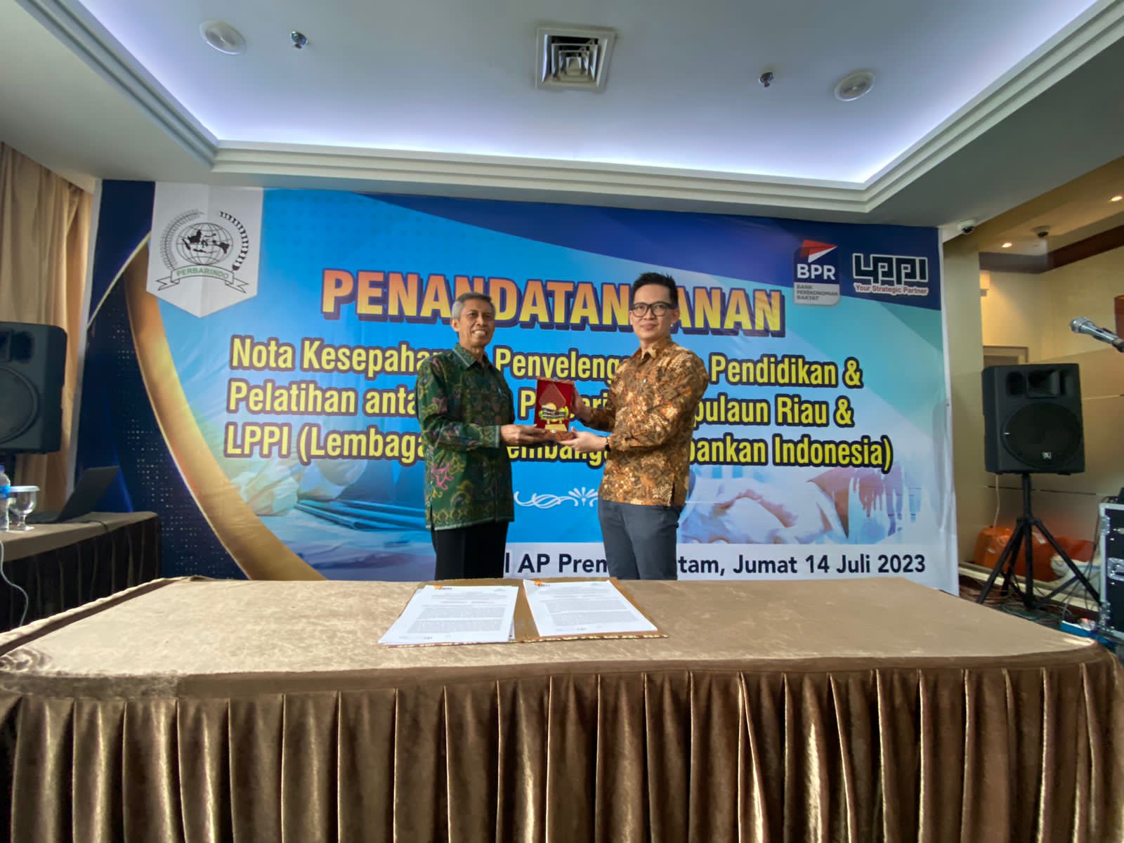 Penandatanganan Nota Kesepahaman LPPI dengan DPD Perbarindo Kepulauan Riau